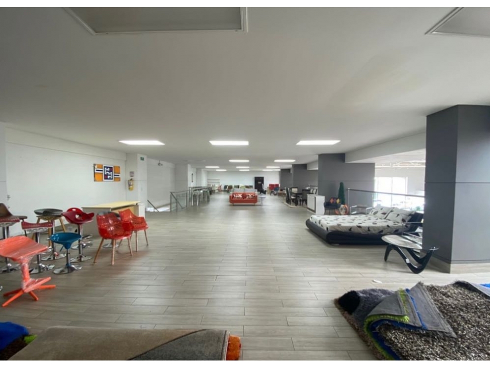 SE ALQUILA LOCAL COMERCIAL USO MIXTO FFG - 5