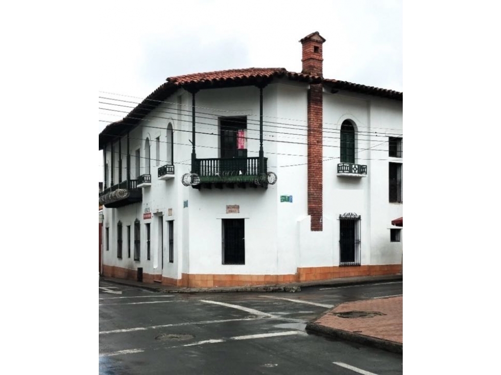 SE VENDE CASA ESQUINERA EN EL CENTRO MMCV