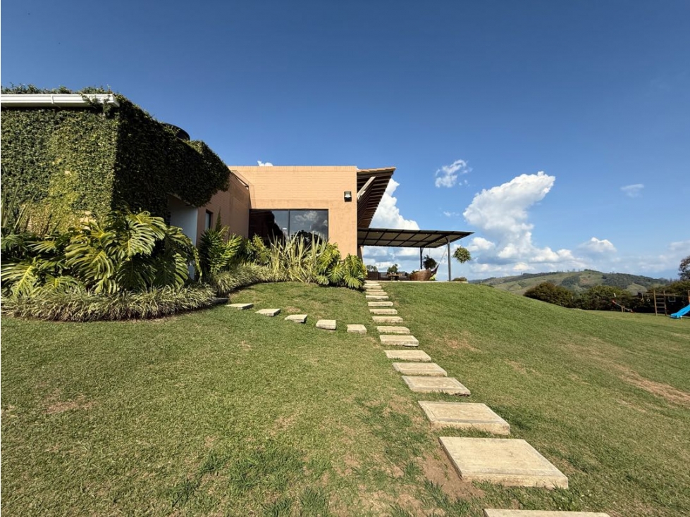 SE VENDE FINCA EN EL LAGO CALIMA MMCV - 1