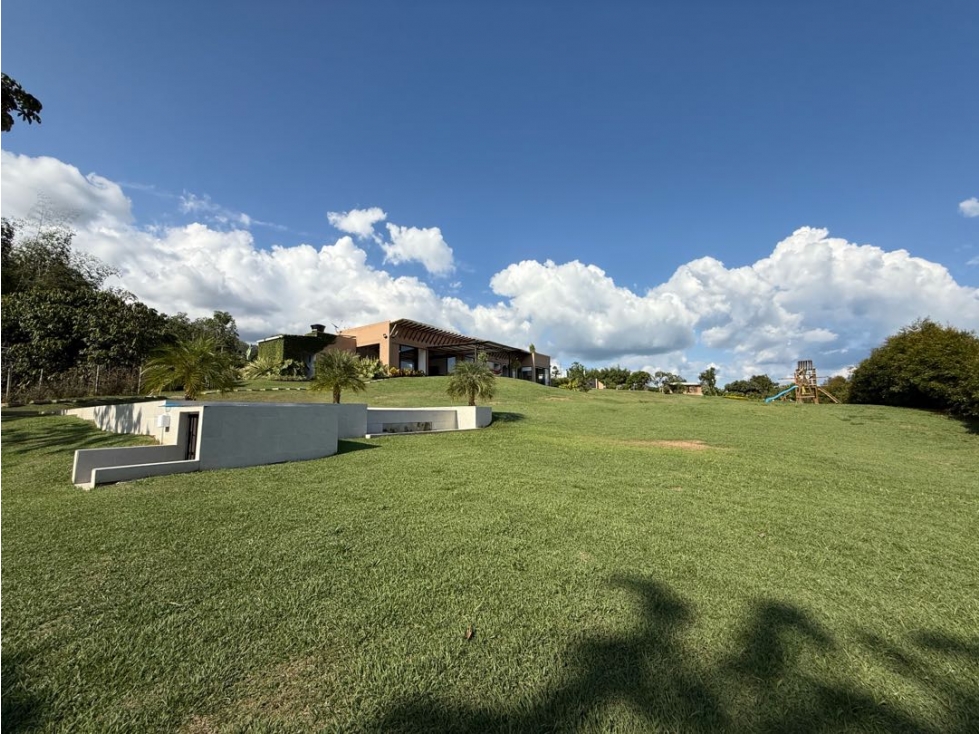 SE VENDE FINCA EN EL LAGO CALIMA MMCV - 2