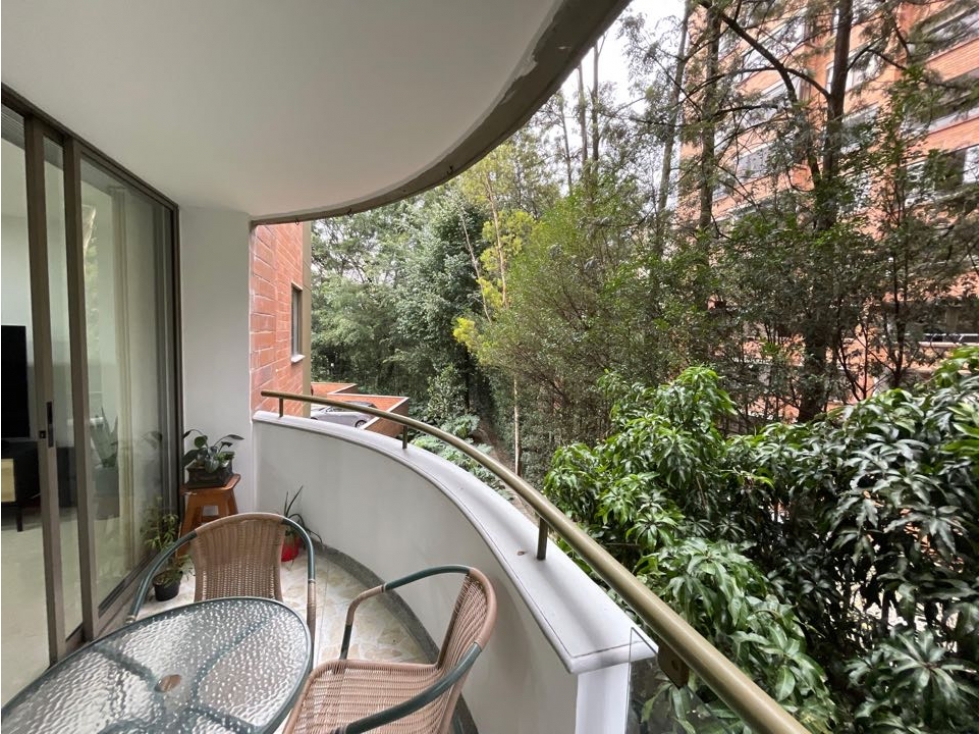 Apto cerca a la visitacion, súper comercial y tranquilo, vista a verde — foto 2