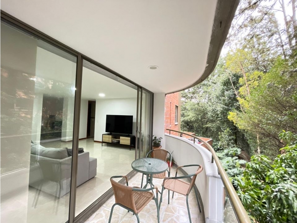 Apto cerca a la visitacion, súper comercial y tranquilo, vista a verde — foto 3