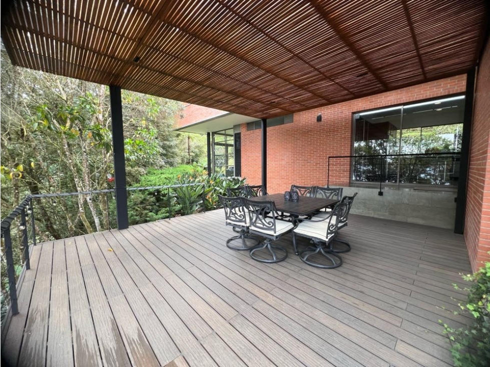 Espectacular casa en las palmas con vista a Medellín!! — foto 2