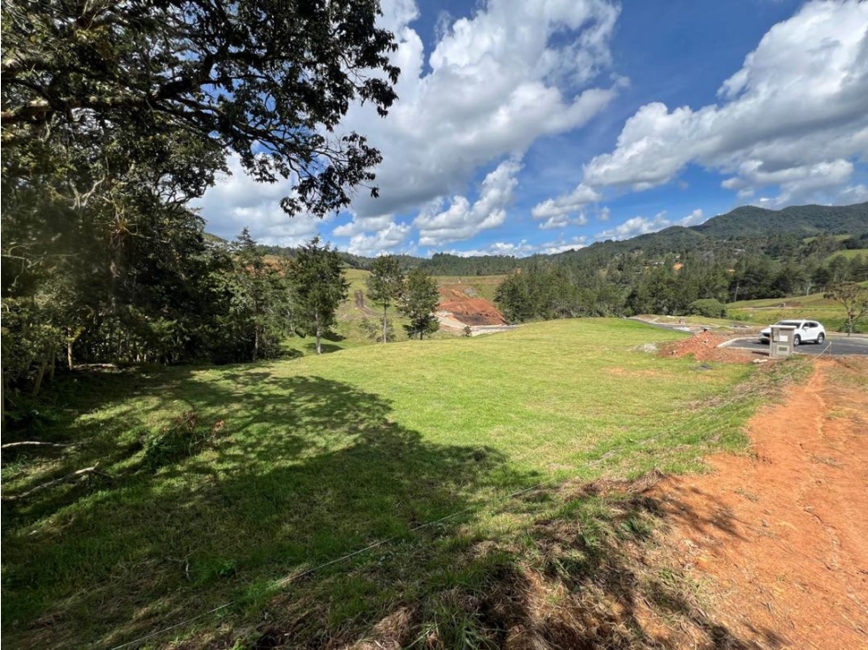 Hermoso lote en entrecielos en el retiro en la vereda pantanillo! — foto 5