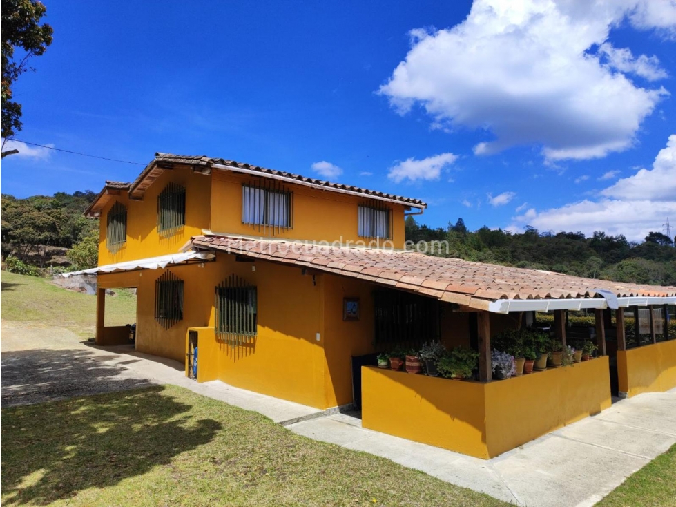 Venta de Finca en Santa Elena Vereda El Cartucho — foto 2
