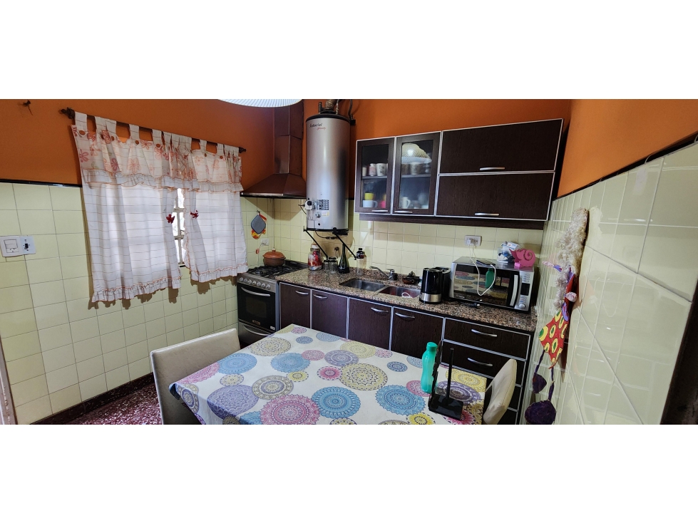 Casa 6 Ambientes ideal 2 familias - Ituzaingó Norte — foto 5