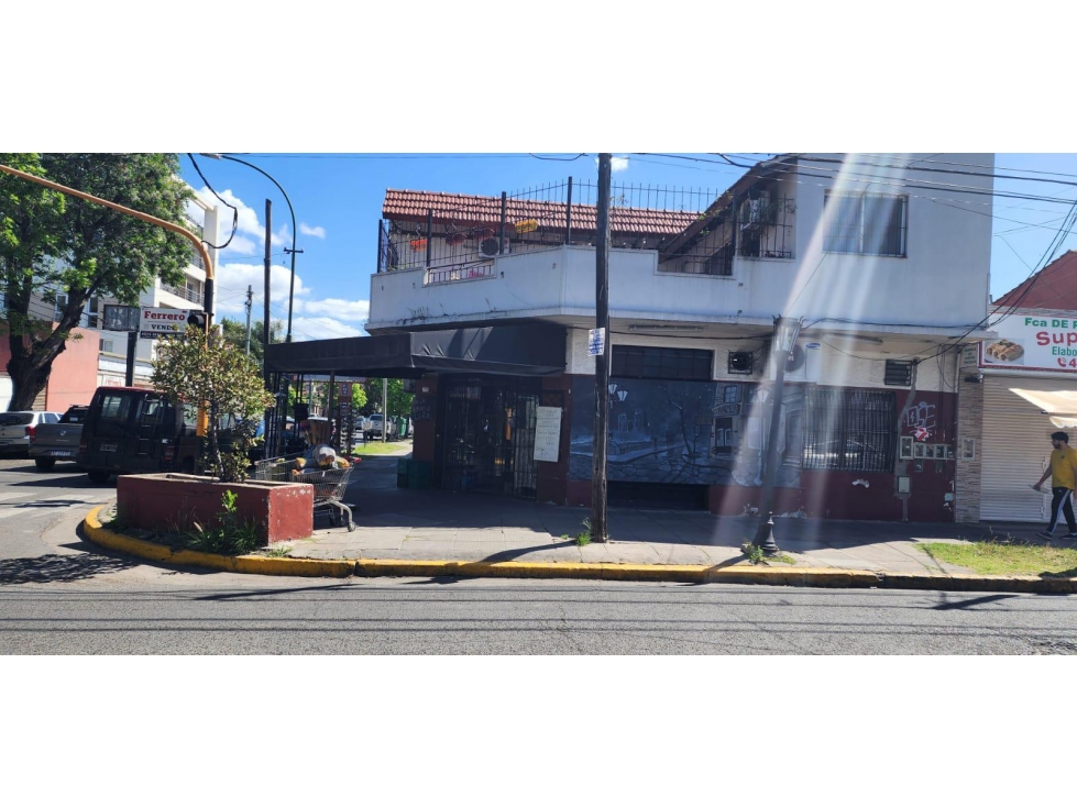 Local Sobre esquina - Ituzaingó Sur - 2