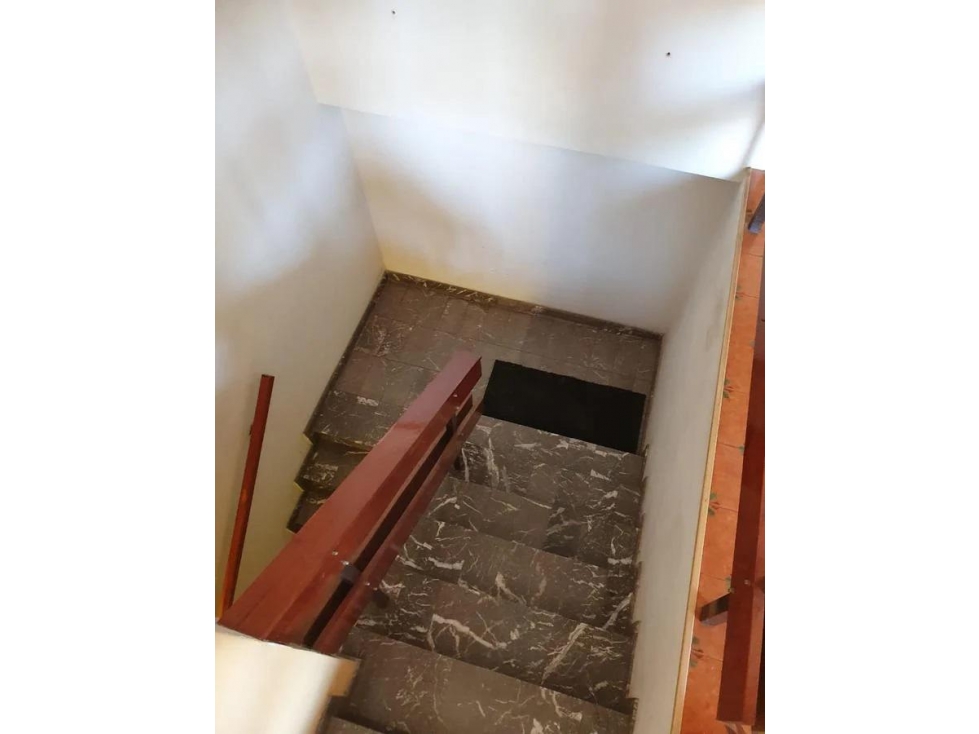 CASA AMERICANA3 AMBIENTES EN DOS PLANTAS CON LOCAL COMERCIAL- Ituzaingó Norte — foto 5