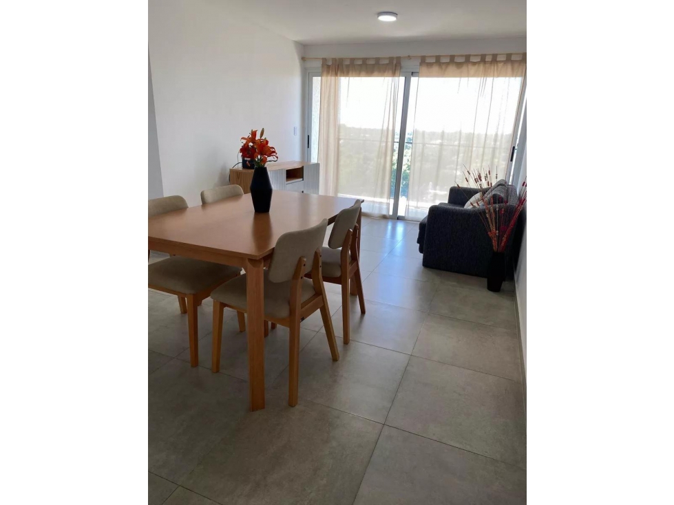 Departamento de 2 ambientes en Ituzaingo Sur con cochera y terraza privada.