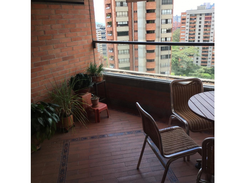 VENDO APARTAMENTO POBLADO SECTOR BALSOS