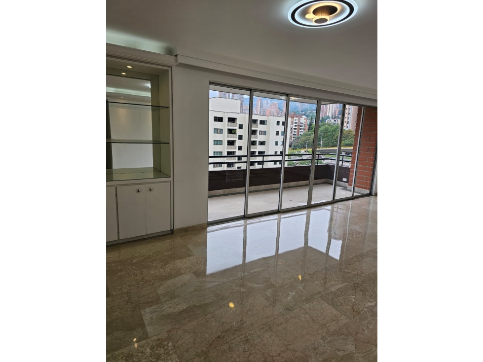 VENDO O ARRIENDO APARTAMENTO EN EL POBLADO SECTOR PARRAS — foto 2