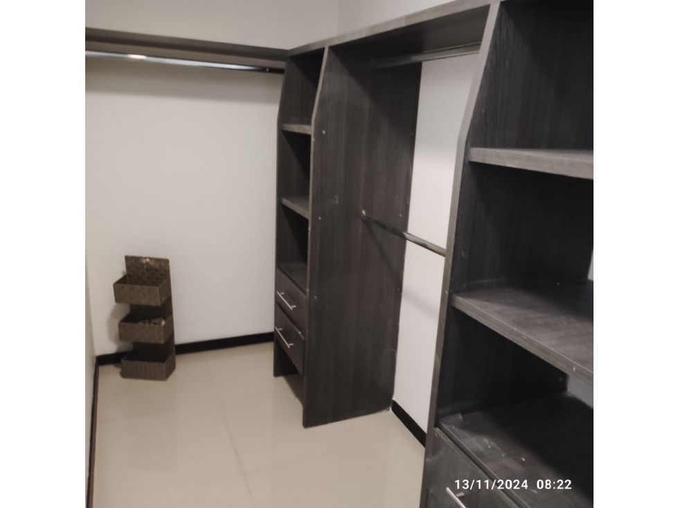 VENDO APARTAMENTO POBLADO CASTROPOL