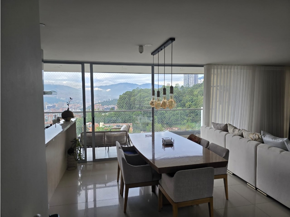 VENDO APARTAMENTO POBLADO CASTROPOL