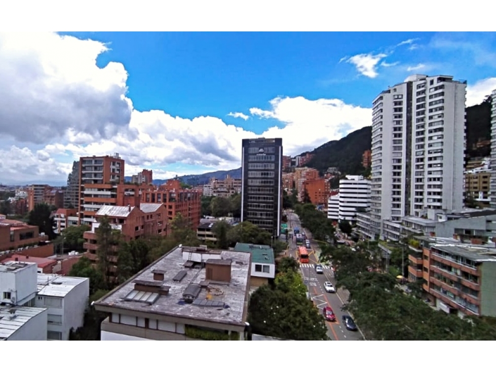 Venta de Oficina Duplex con Terraza en el Barrio Nogal