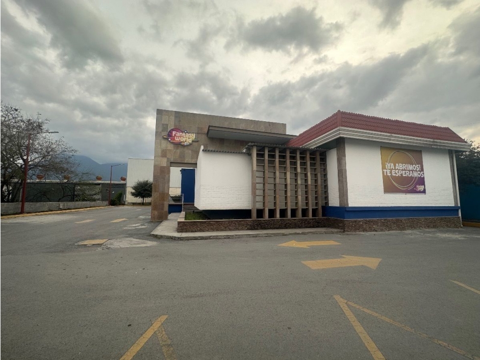 Local comercial en Av Miguel Aleman, Guadalupe N.L. - 4