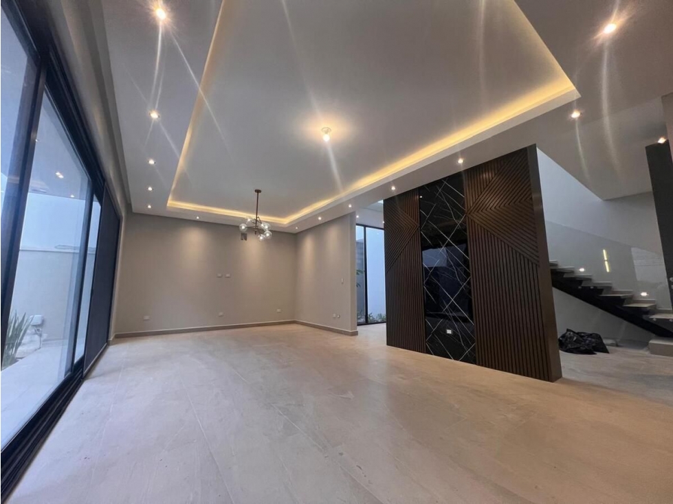 Casa en venta en Castaños del Vergel al Sur de Monterrey. - 1