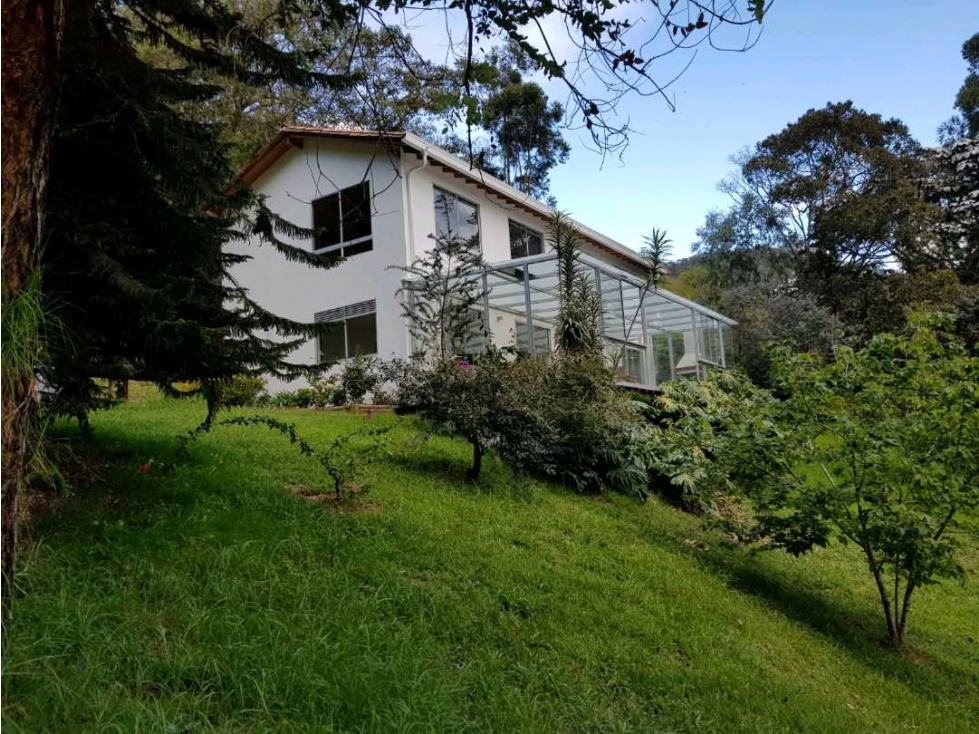 Finca independiente.Llanogrande. Cerca Eafit.