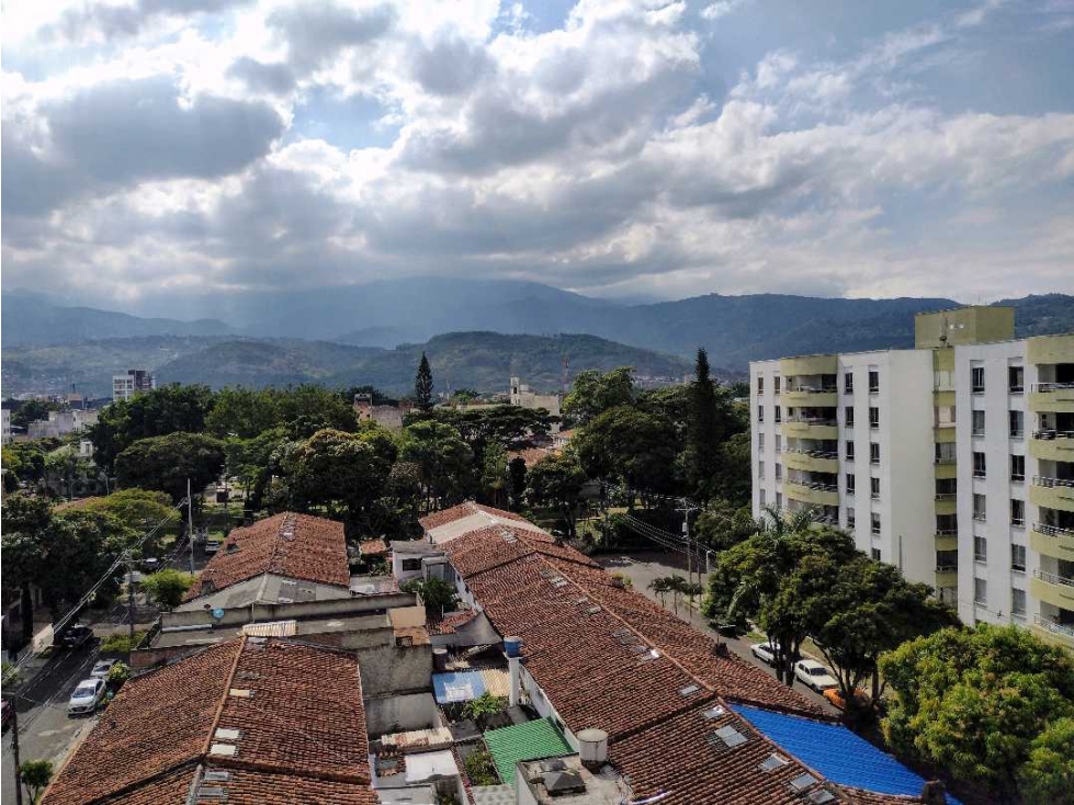Se vende apartamento en El limonar.