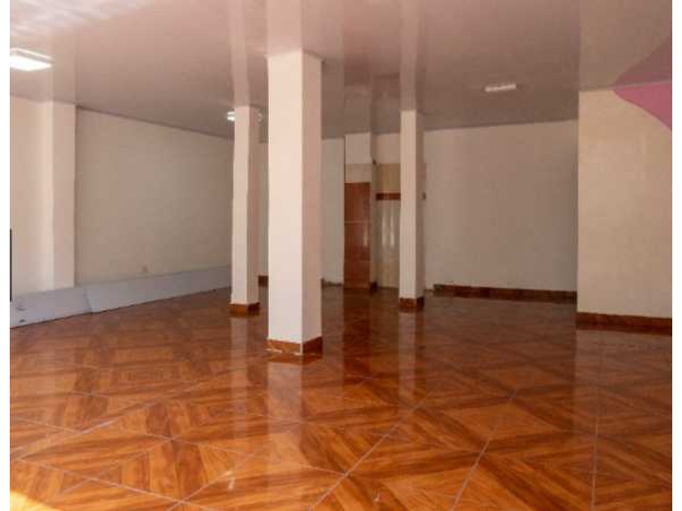 Se vende edificio esquinero comercial en Junin