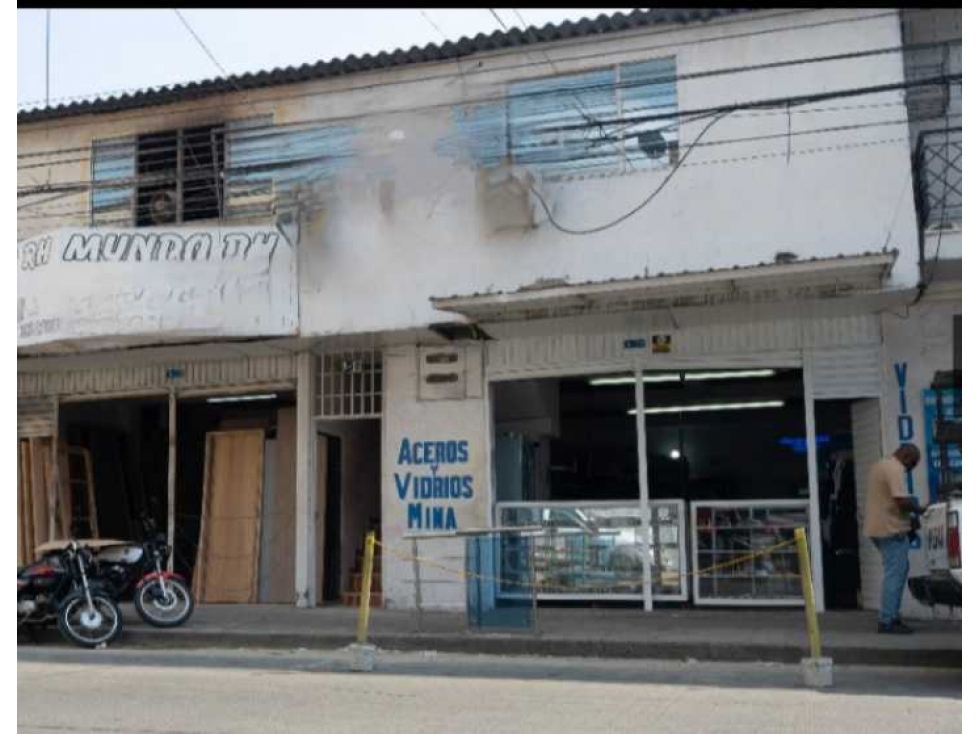 Se venden dos locales,zona industrial del barrio Obrero