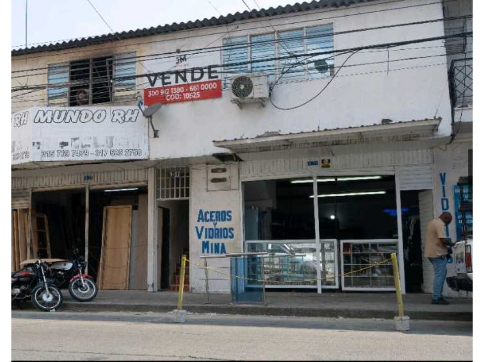 Se venden dos locales,zona industrial del barrio Obrero — foto 2