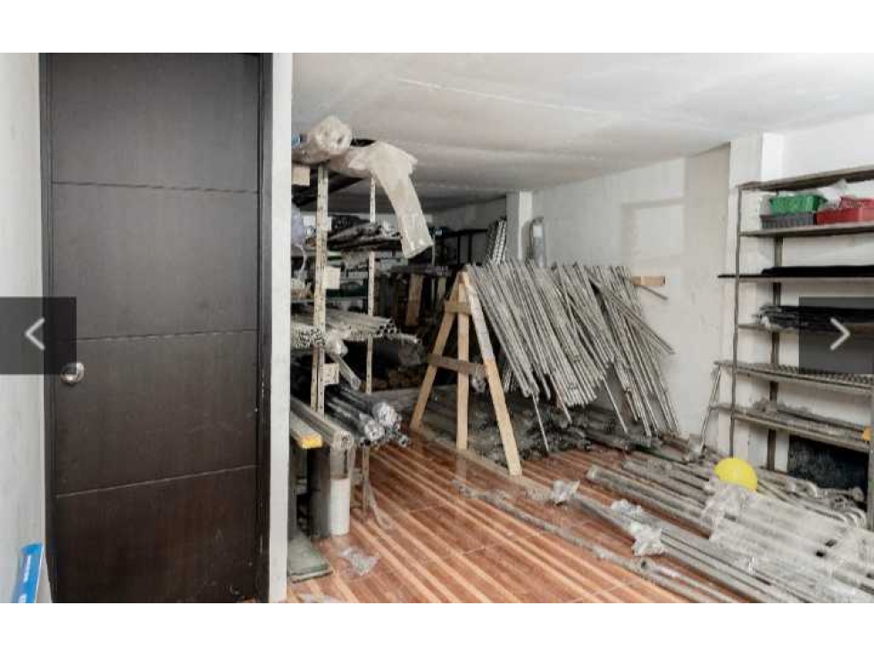 Se venden dos locales,zona industrial del barrio Obrero — foto 3