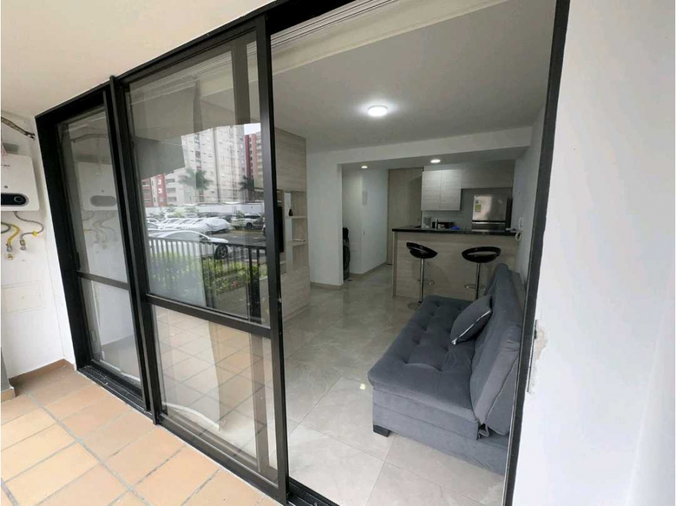 Se alquila apartaestudio en la flora — foto 6
