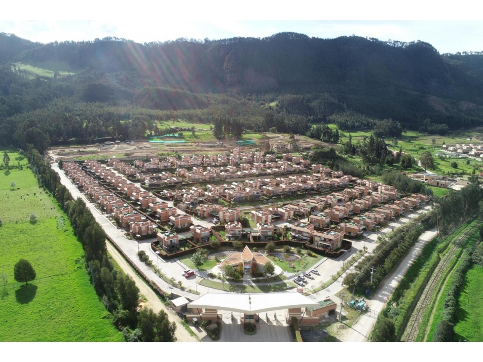 Tu Hogar Soñado en Cajicá: Elegancia y Naturaleza en Perfecta Armonía — foto 5
