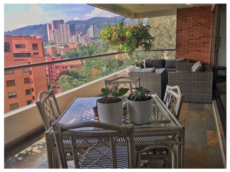 APARTAMENTO PARA LA VENTA EN EL POBLADO LA CONCHA, MEDELLIN — foto 2
