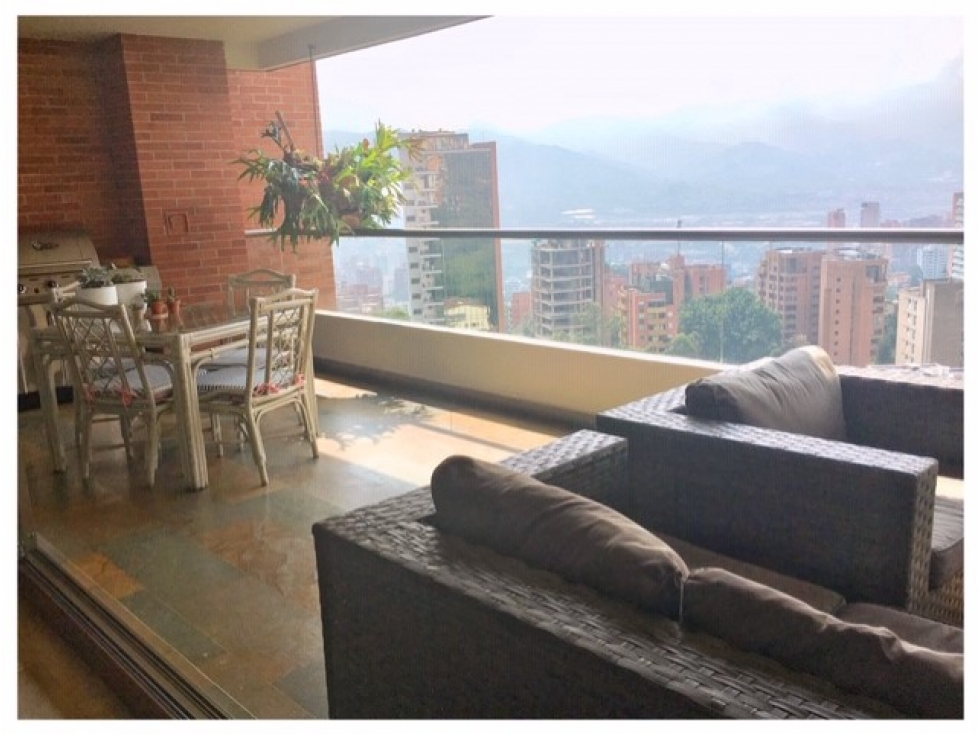 APARTAMENTO PARA LA VENTA EN EL POBLADO LA CONCHA, MEDELLIN