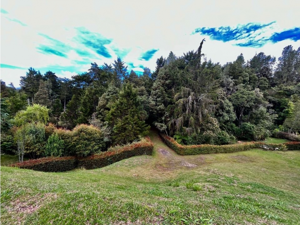LOTE PARA LA VENTA EN ENVIGADO ALTO DE LAS PALMAS MEDELLIN