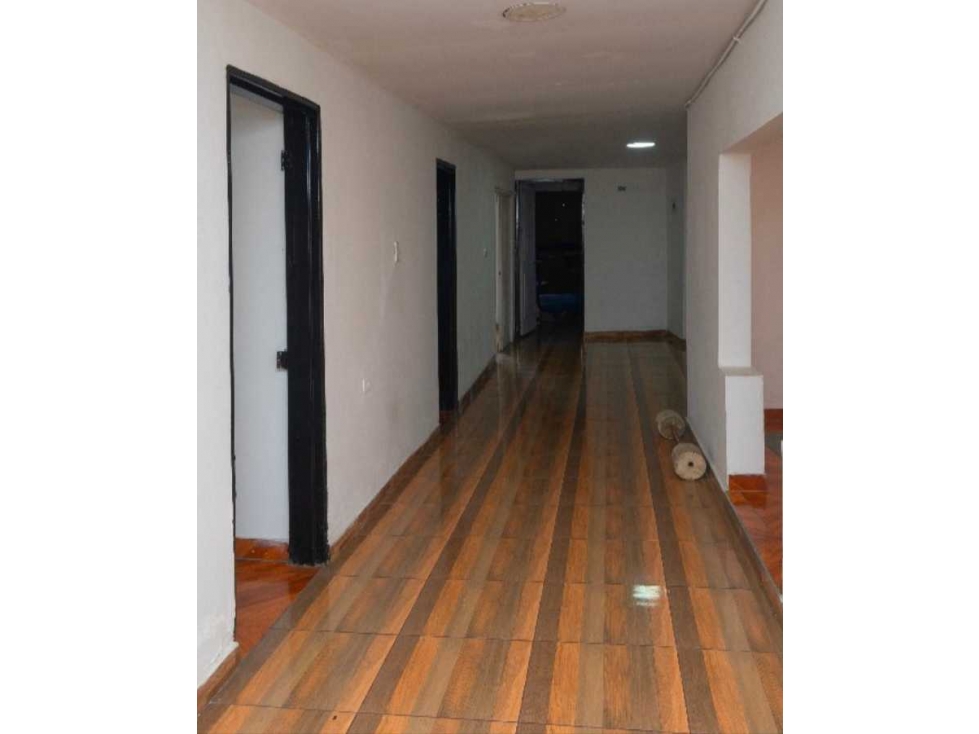 Se vende edificio esquinero comercial en Junin — foto 5