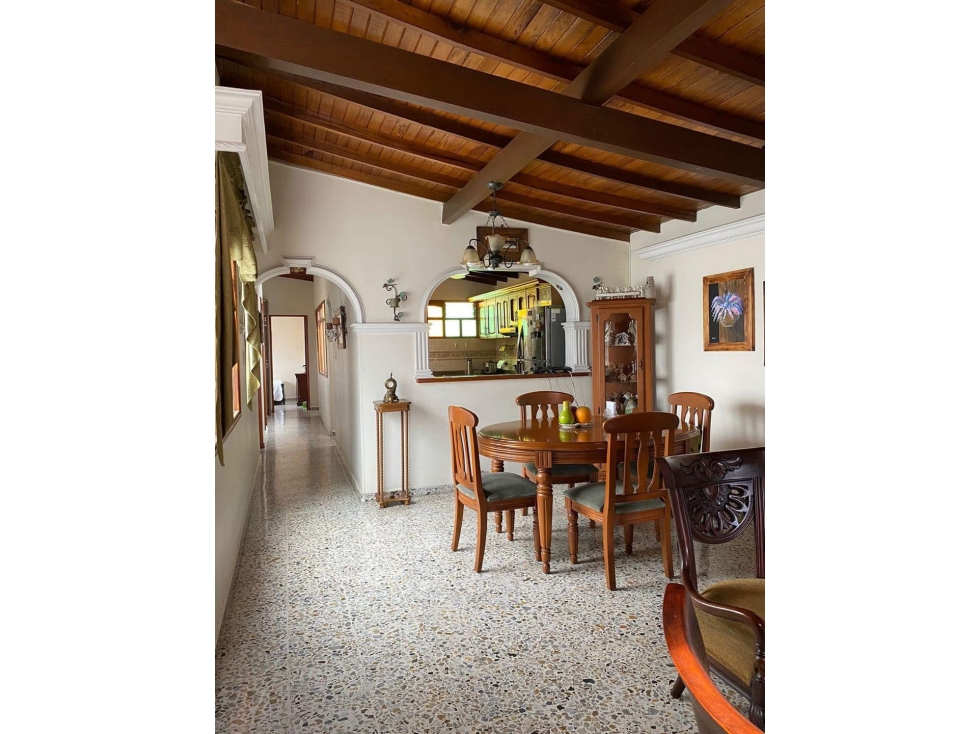 VENTA o PERMUTA de CASA de 3er piso en BUENOS AIRES~ Miraflores