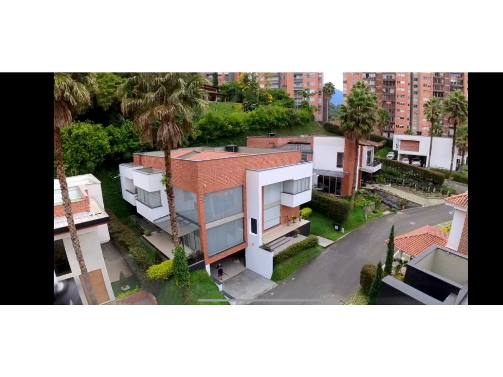 Venta de CASA de 3 niveles en SABANETA- Sector San Remo — foto 2