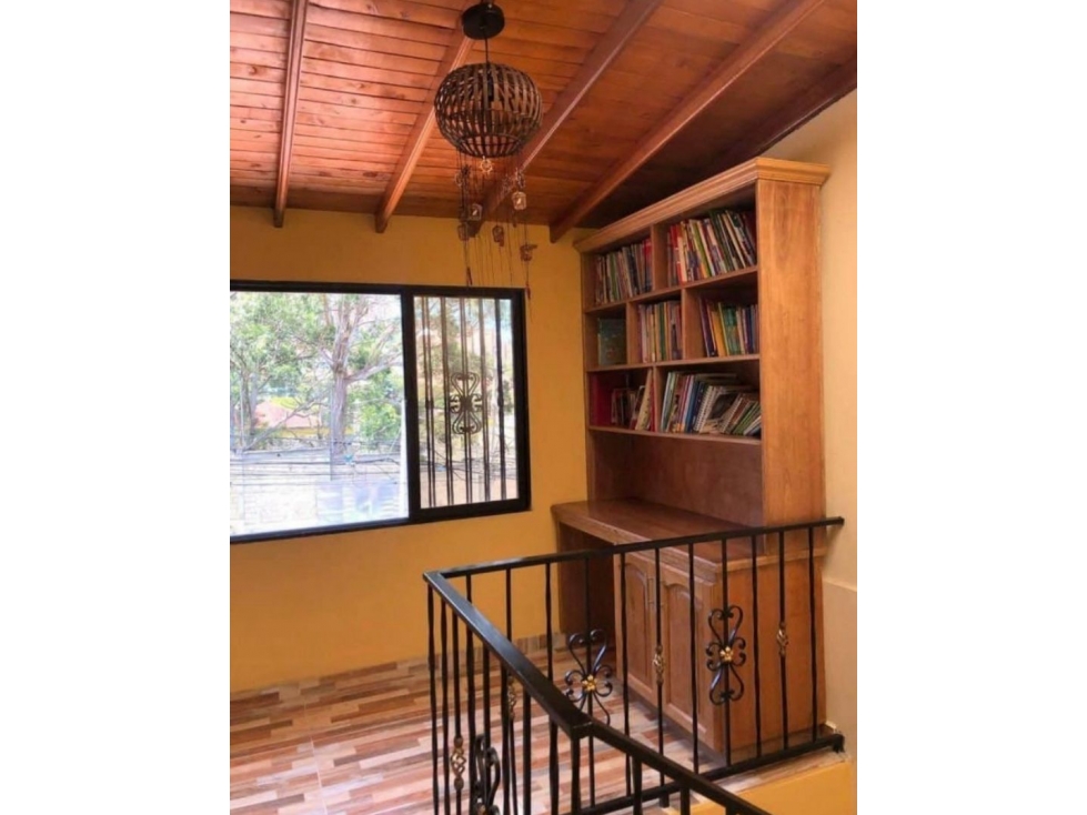 Venta de hermosa CASA de 3 PISOS en ROBLEDO VILLA CAMPIÑA — foto 3