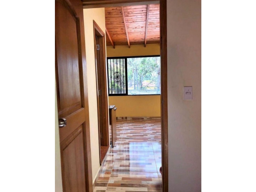 Venta de hermosa CASA de 3 PISOS en ROBLEDO VILLA CAMPIÑA — foto 4