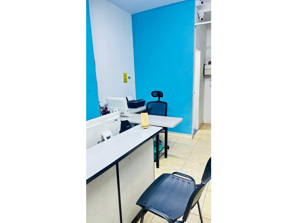 Venta de LOCAL en Laureles en el Centro comercial San Juan de la 70 — foto 2