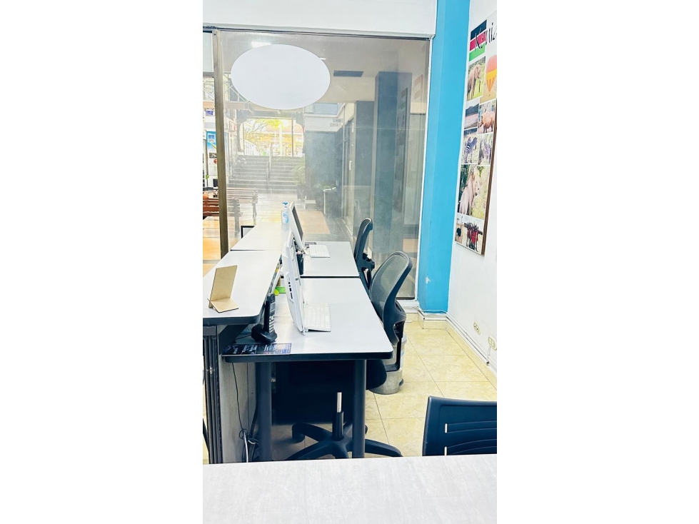 Venta de LOCAL en Laureles en el Centro comercial San Juan de la 70 — foto 3