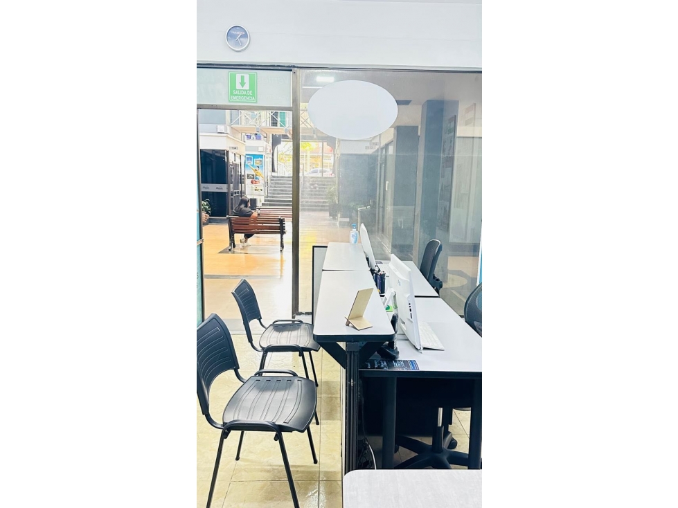 Venta de LOCAL en Laureles en el Centro comercial San Juan de la 70 — foto 5