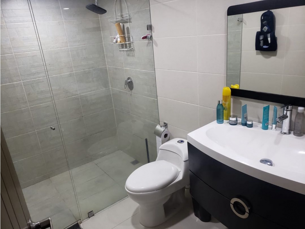 Venta de apartamento en LAURELES con 2 PARQUEADEROS paralelos — foto 4