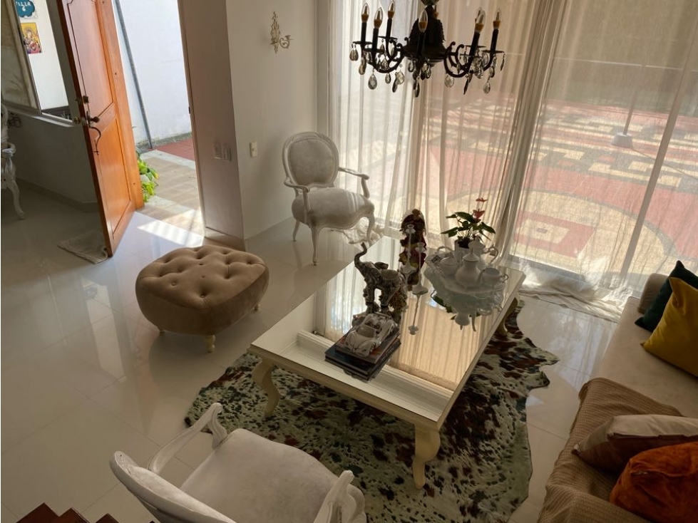SE VENDE CASA PEREIRA PINARES