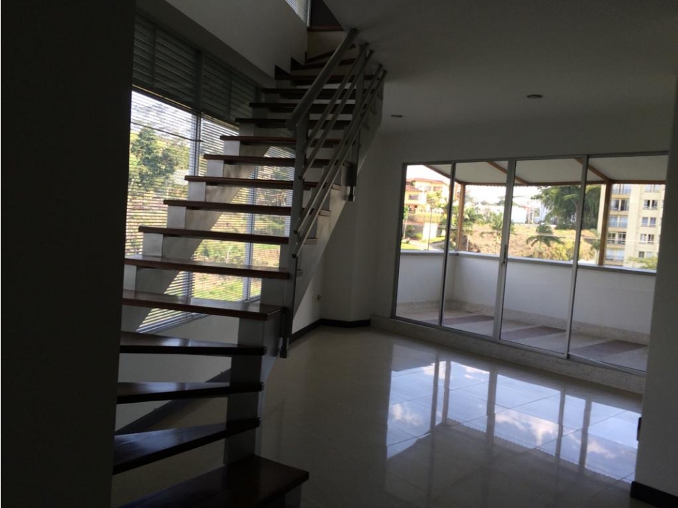 Se Vende Apartaestudio Grande Pinares, Pereira