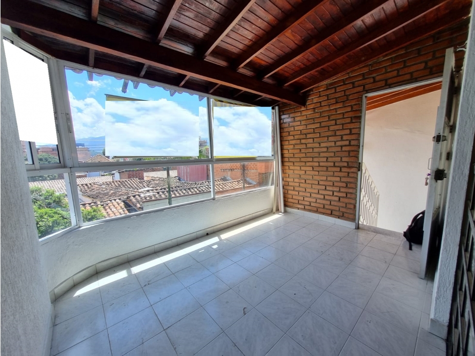 Apartamento en venta 3er piso en La Floresta de 130 mt²