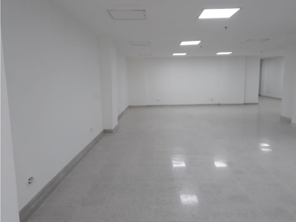 Local en venta Buenos Aires parte baja cerca a Estación Bicentenario — foto 3