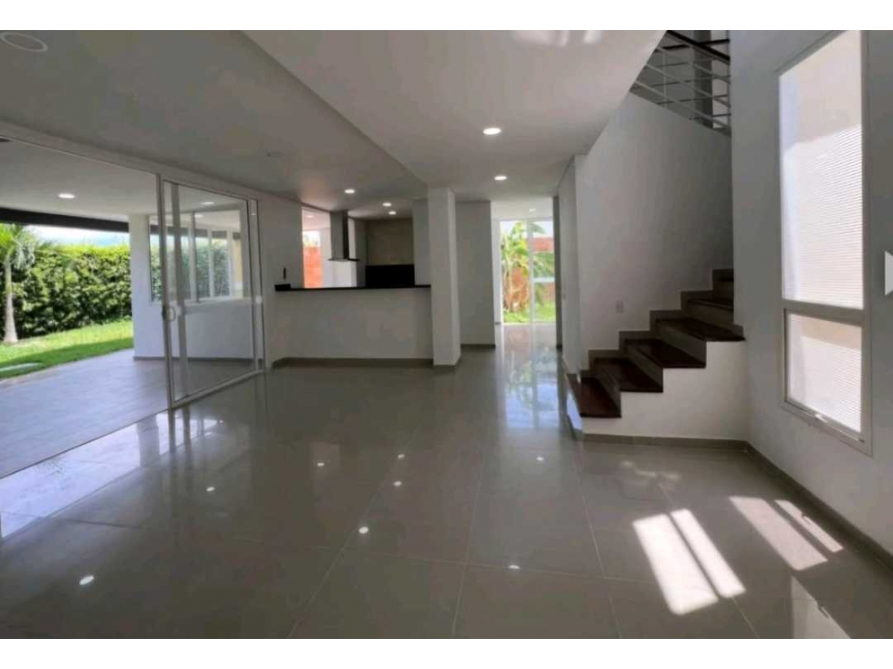 Venta casa el castillo Jamundí 4 habitaciones 350m2 CW8572913 AI — foto 2