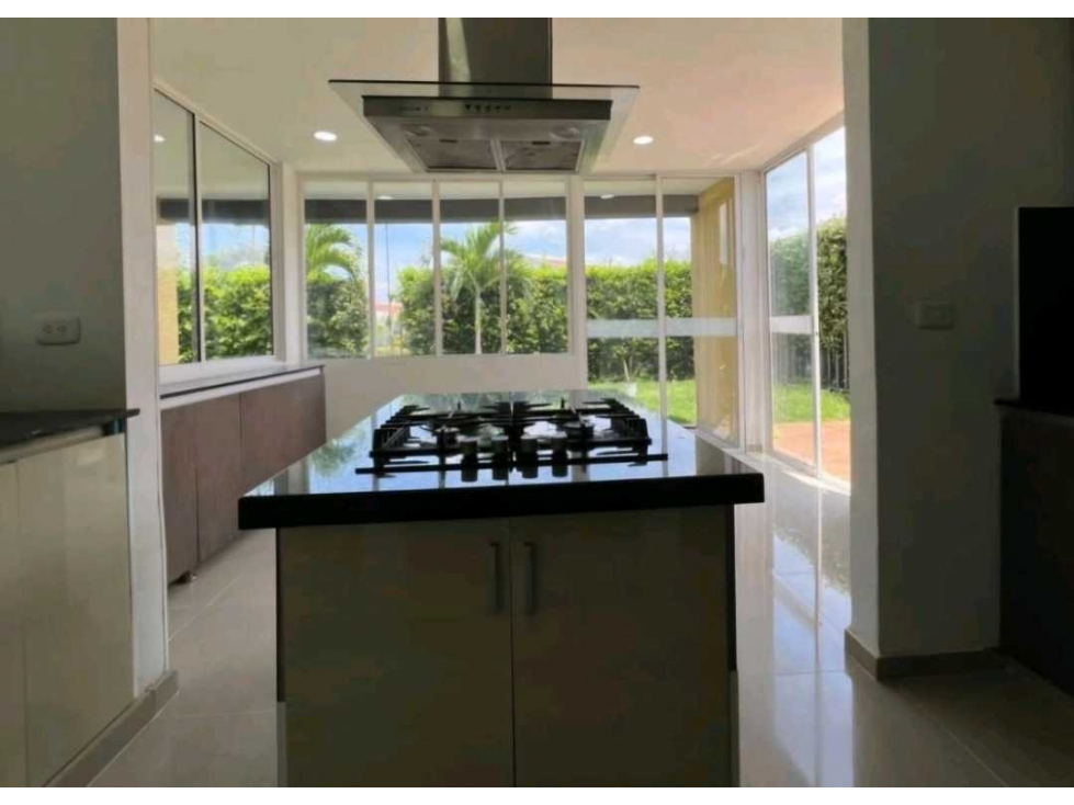 Venta casa el castillo Jamundí 4 habitaciones 350m2 CW8572913 AI — foto 3