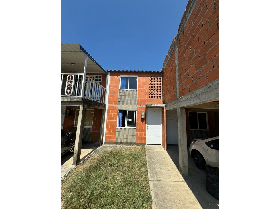 SE VENDE O PERMUTA CASA EN JAMUNDÍ, OBRA GRIS LISTA PARA REMODELAR