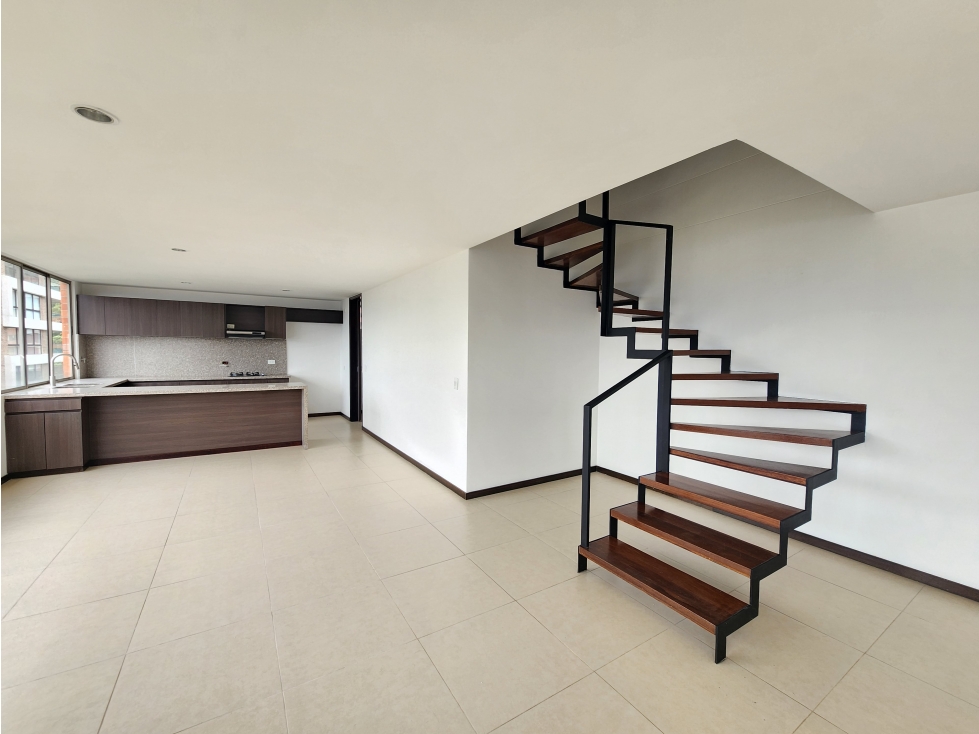 VENTA APARTAMENTO DUPLEX EN ALTOS DEL POBLADO, VISTA CIUDAD. — foto 6