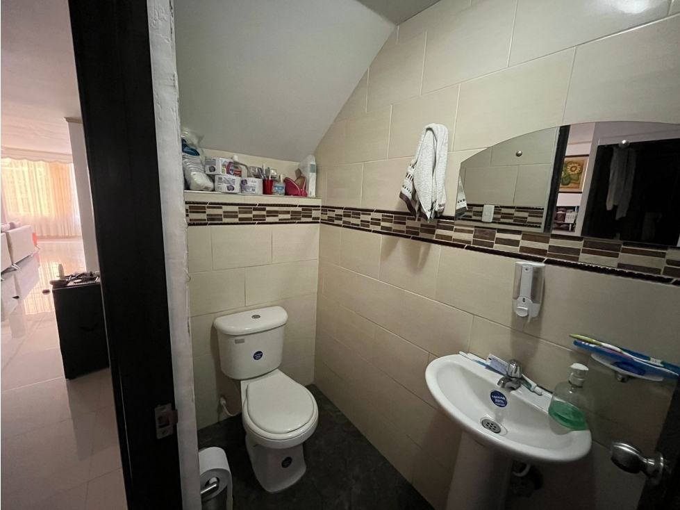 VENDO CASA CON LOCAL Y APARTAESTUDIOS EN SANTA ELENA (D.C) CW:9075801 — foto 6