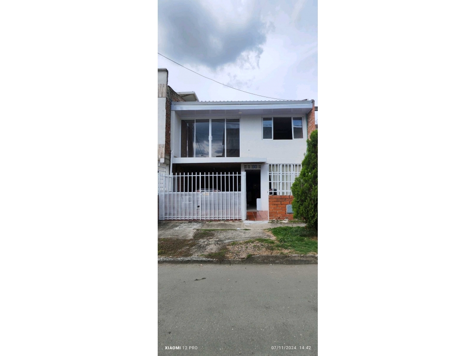 CASA BIFAMILIAR EN VENTA EN ALFAGUARA JAMUNDI (D.C) CW:9075855